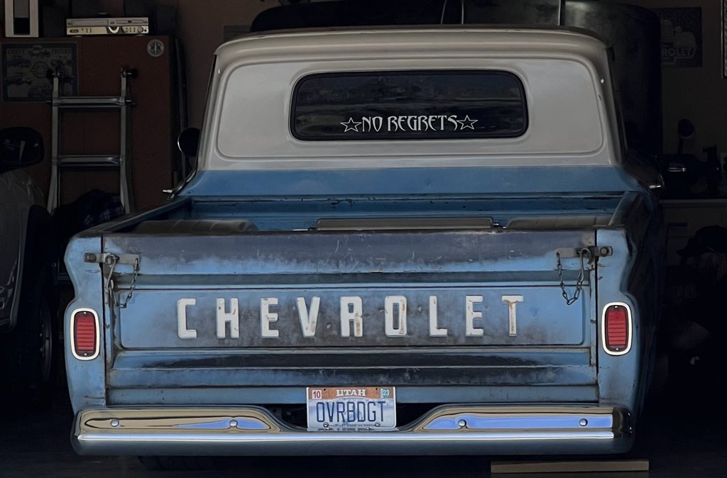 License plate: OVRBDGT