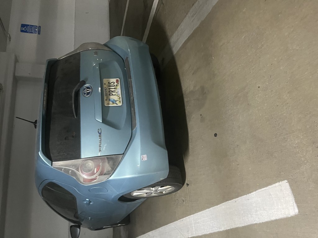 License plate: PR1US