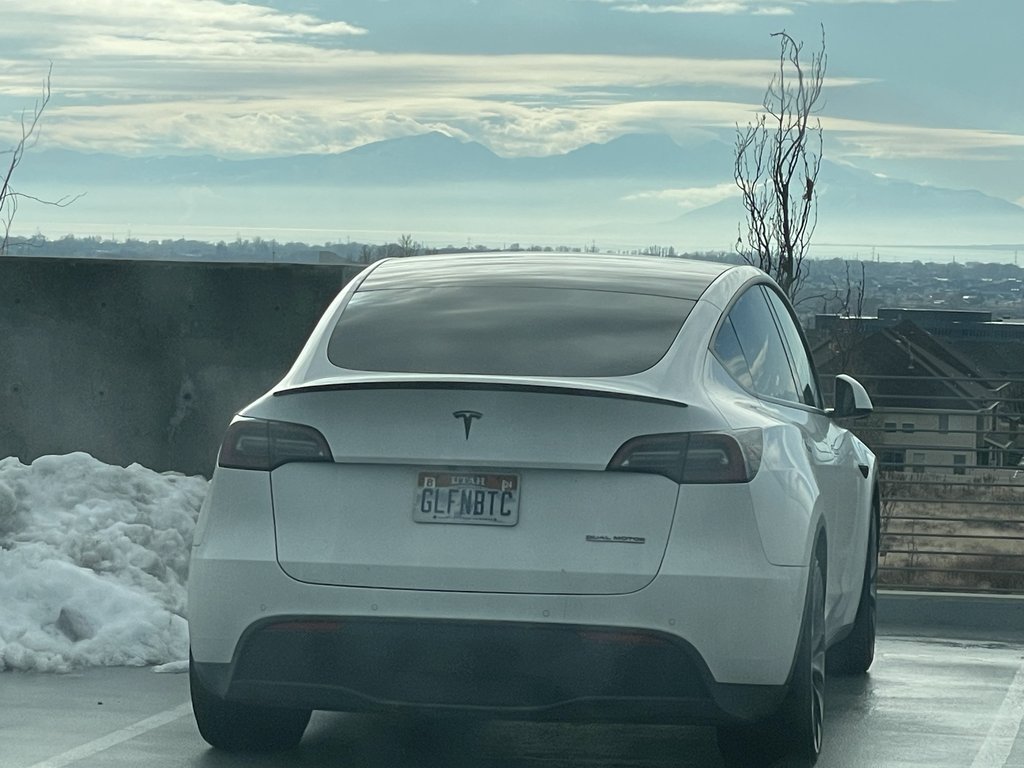 License plate: GLFNBTC