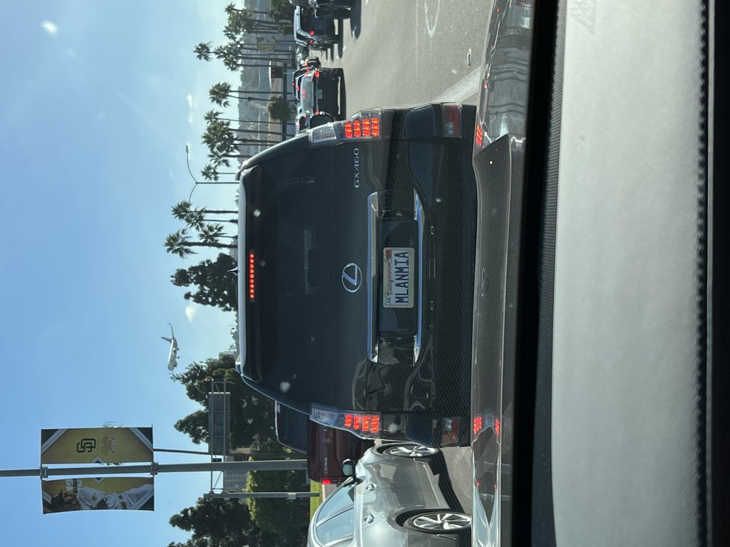 License plate: MLANMIA
