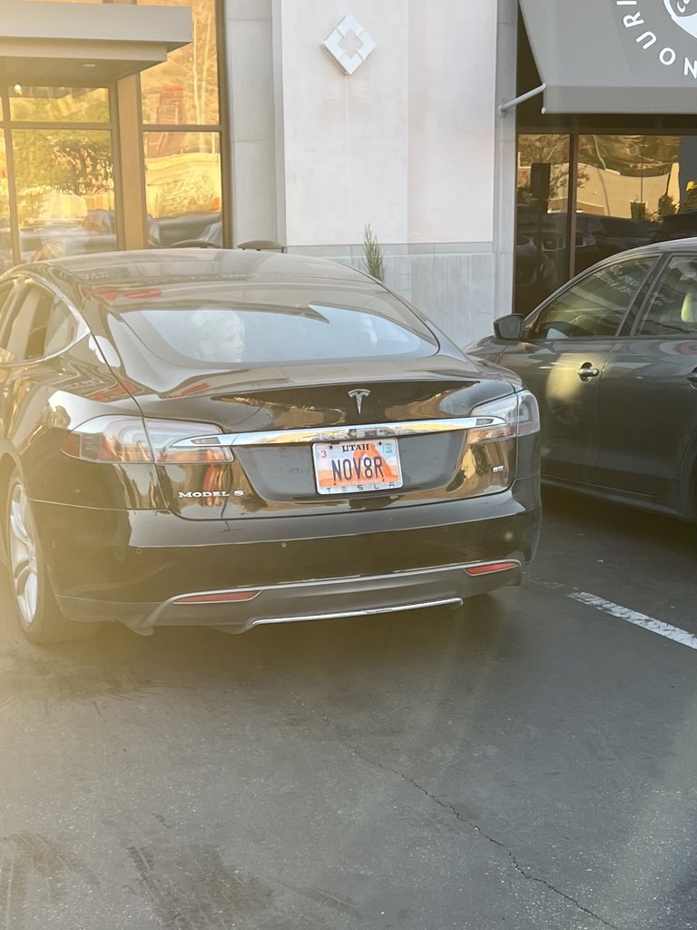 License plate: NOV8R