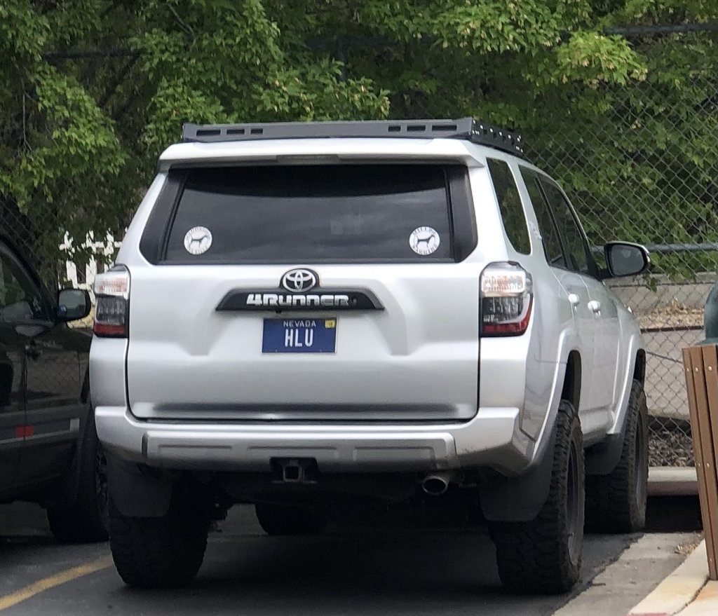 License plate: HLU