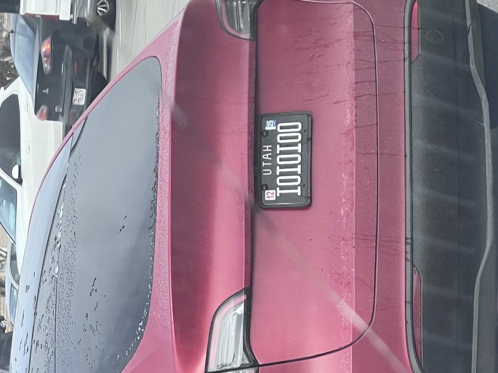 License plate: 1010101